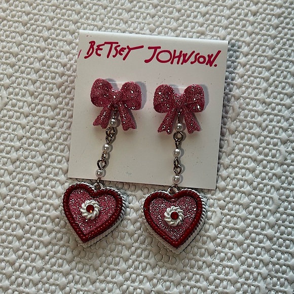 Betsey Johnson Heart Drop Earrings - Picture 1 of 2